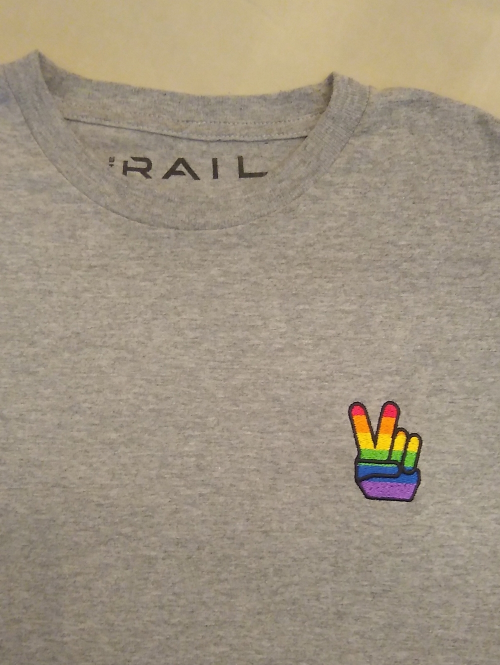 Rainbow Peace Hand 🏳️‍🌈T-Shirt